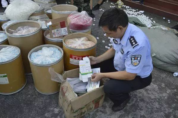江西警方查获6吨假药:含孕妇叶酸和老人用风湿胶囊